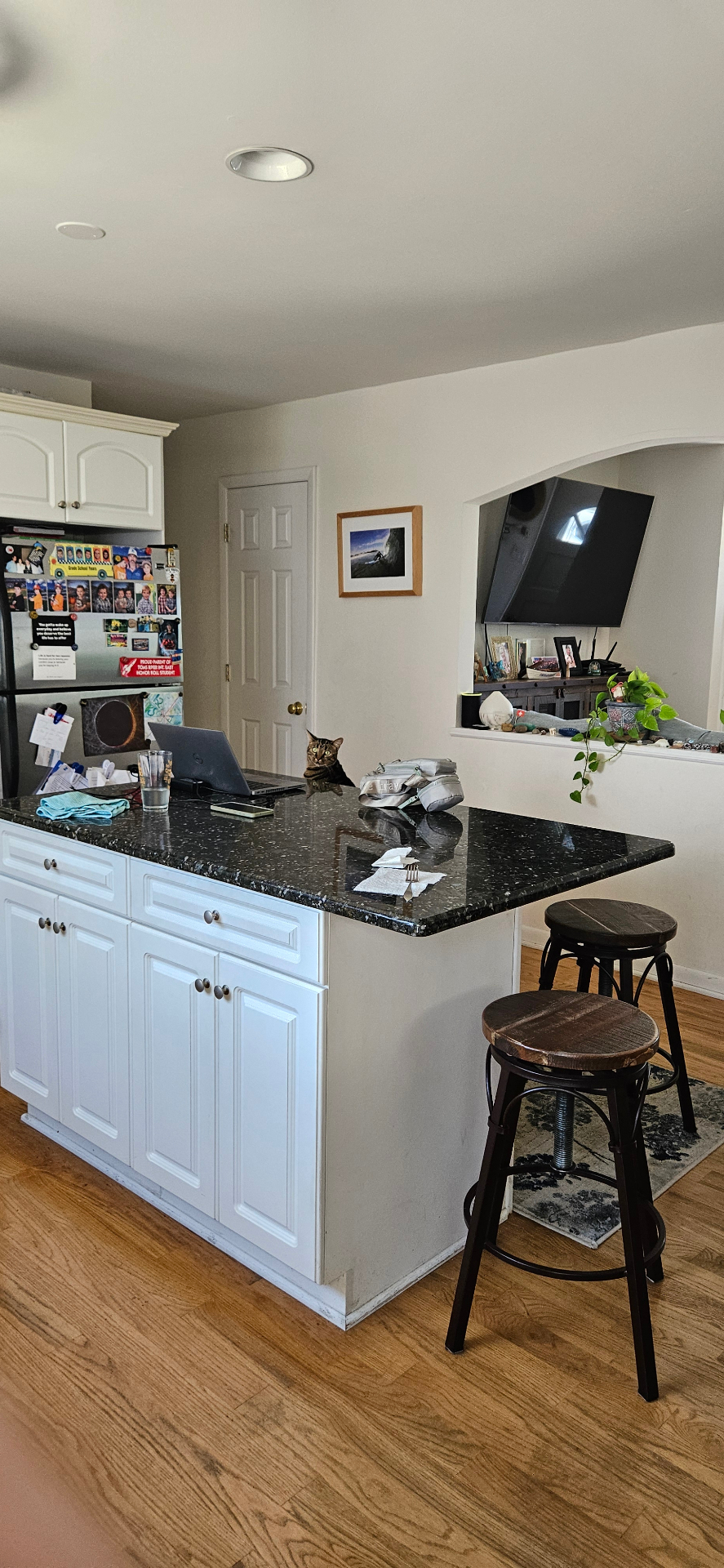 Kitchen & hallway